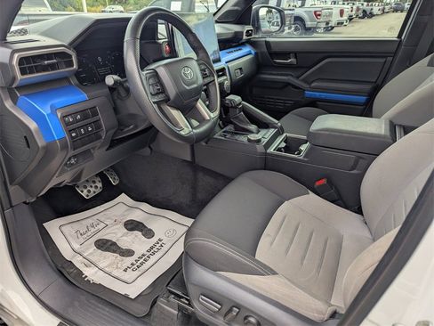 Used 2024 Toyota Tacoma TRD Sport image 23