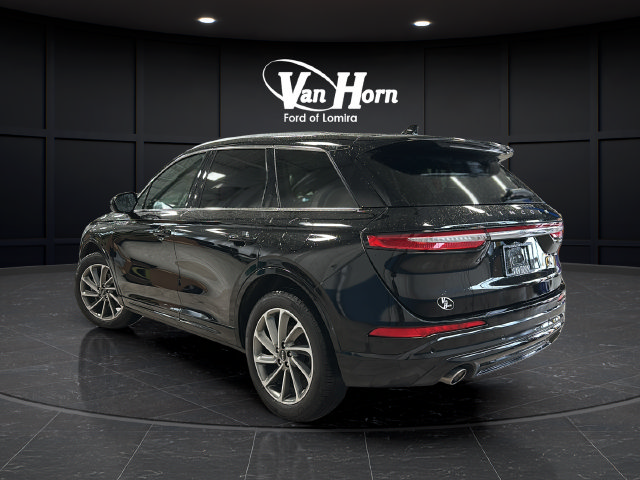 Used 2024 Lincoln Corsair Grand Touring w/ Rear Removable Package Tray AWD/4WD image 5