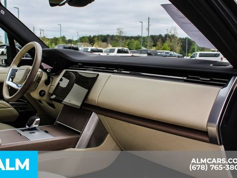 Used 2025 Land Rover Range Rover SE AWD/4WD image 22