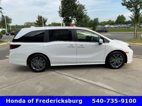 Certified 2026 Honda Odyssey Elite image 6