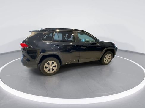 Used 2021 Toyota RAV4 LE image 9