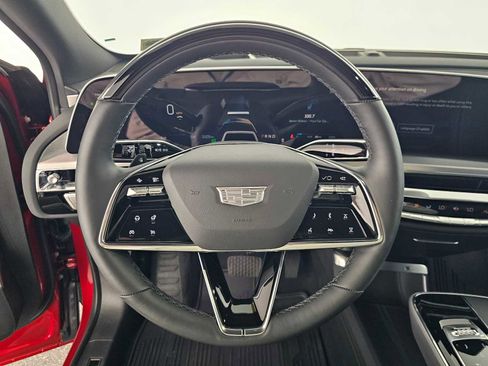 Used 2025 Cadillac Lyriq Luxury AWD/4WD image 22