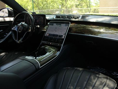 Used 2022 Mercedes-Benz S 500 4MATIC image 24