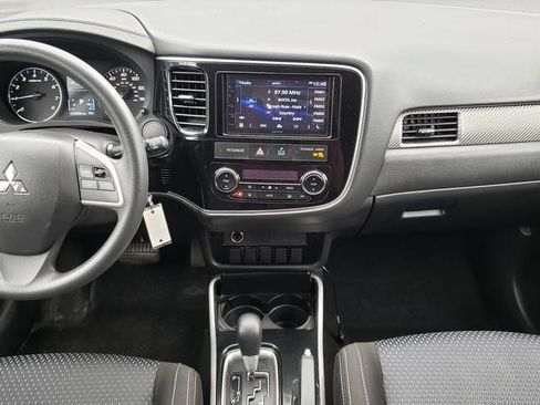 Used 2018 Mitsubishi Outlander ES AWD/4WD image 15