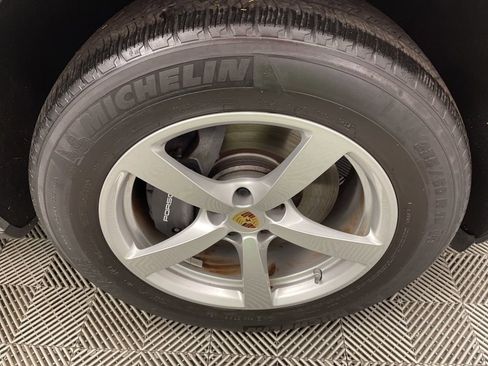 Used 2021 Porsche Macan image 36