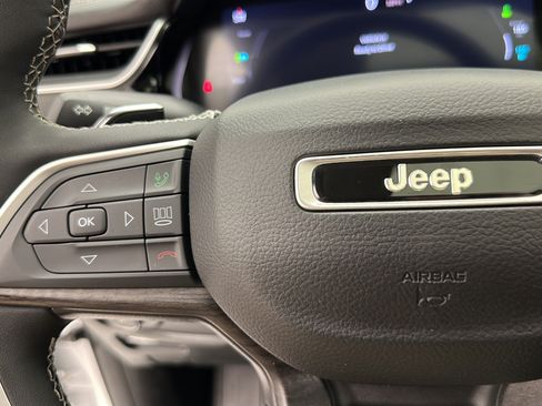 Used 2023 Jeep Grand Cherokee 4WD 4xe image 19