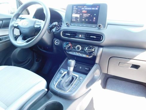Used 2022 Hyundai Kona SEL image 17