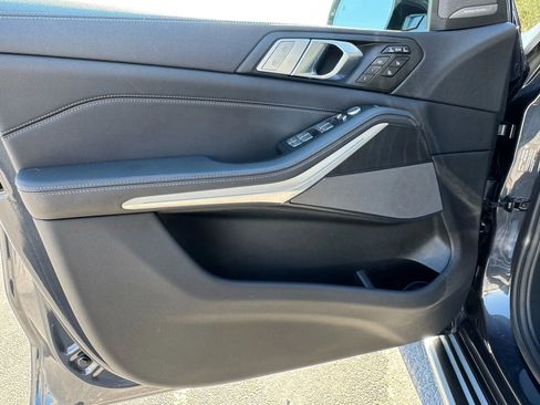 Used 2021 BMW X7 xDrive40i w/ Premium Package image 14