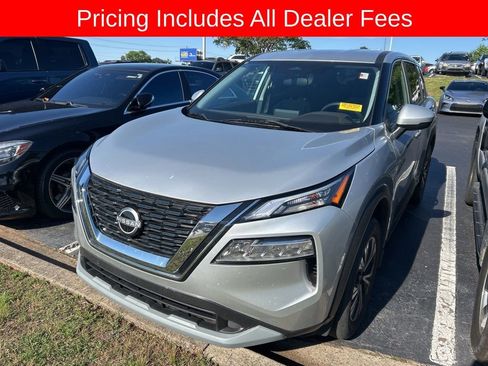 Used 2022 Nissan Rogue SV FWD image 11