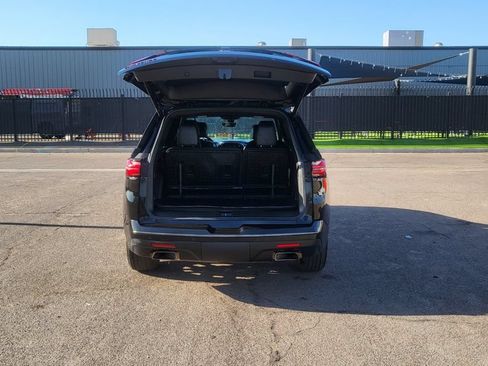 Used 2022 Chevrolet Traverse Premier w/ Redline Edition FWD image 11