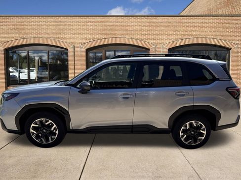 Used 2025 Subaru Forester Premium w/ Convenience Package #1 AWD/4WD image 7