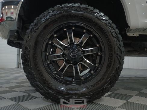 Used 2020 Ford F250 XLT w/ XLT Premium Package AWD/4WD image 12