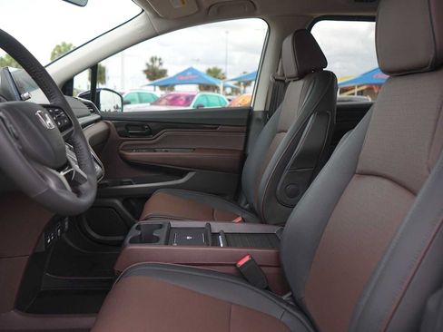 Used 2026 Honda Odyssey Elite image 11