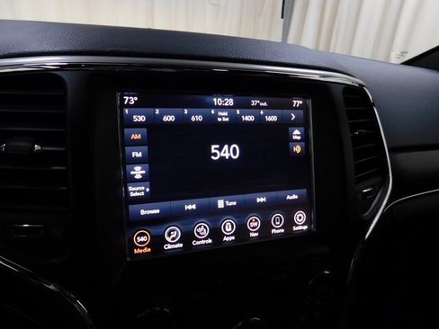 Used 2018 Jeep Grand Cherokee Limited w/ Luxury Group II image 28