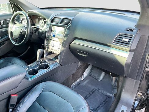 Used 2018 Ford Explorer Sport w/ Equipment Group 401A image 32