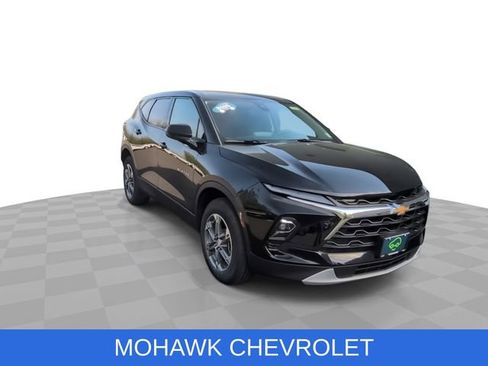 Certified 2025 Chevrolet Blazer LT w/ Driver Confidence Package AWD/4WD image 2