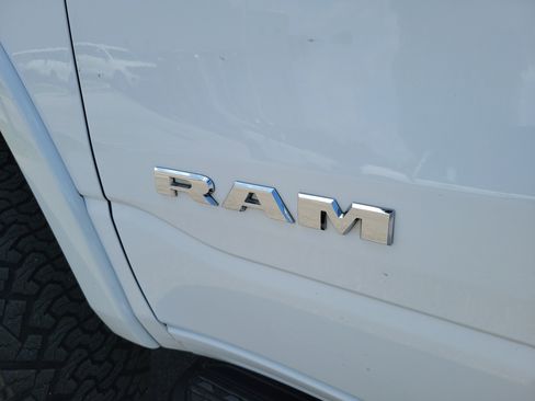Used 2022 RAM 1500 Laramie AWD/4WD image 30