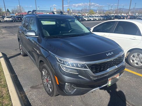 Used 2022 Kia Seltos SX w/ Sunroof Package image 4