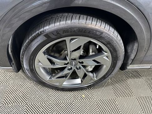 Used 2023 Genesis Electrified GV70 Advanced image 10