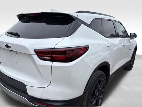 Used 2024 Chevrolet Blazer LT w/ Convenience Package image 3