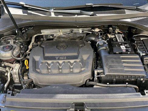 Used 2022 Volkswagen Tiguan SE R-Line image 9