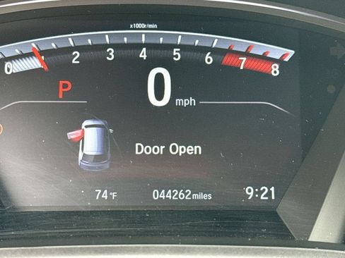 Used 2019 Honda CR-V Touring image 9