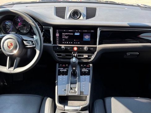 Certified 2026 Porsche Macan AWD/4WD image 23