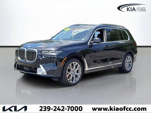 Used 2023 BMW X7 xDrive40i AWD/4WD image 3