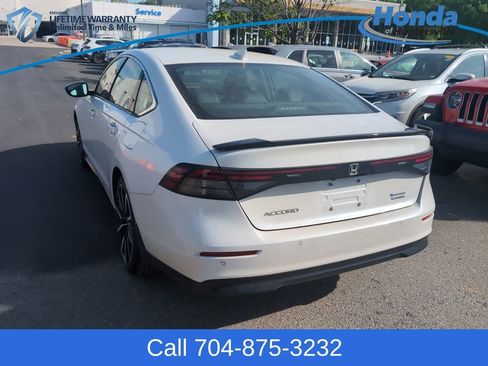 Used 2023 Honda Accord Touring image 6