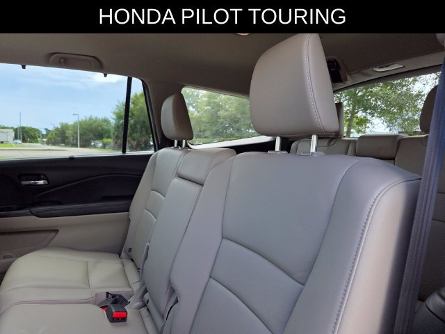 Used 2018 Honda Pilot Touring image 19