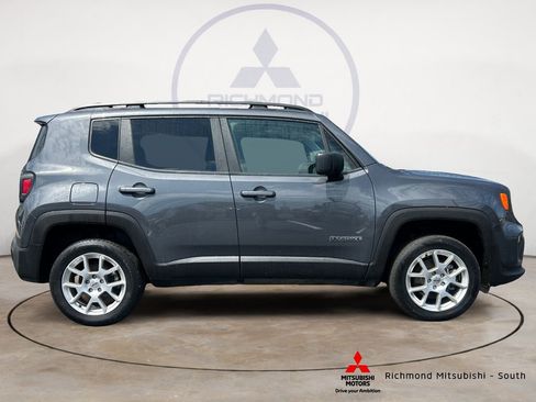 Used 2023 Jeep Renegade Latitude w/ Premium Group AWD/4WD image 2