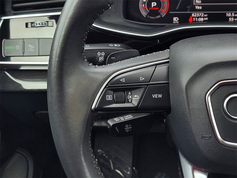 Used 2020 Audi Q8 Premium Plus image 25