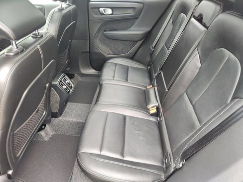 Certified 2025 Volvo XC40 B5 Plus AWD/4WD image 10