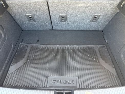 Used 2017 Chevrolet Cruze LT w/ Convenience Package image 10