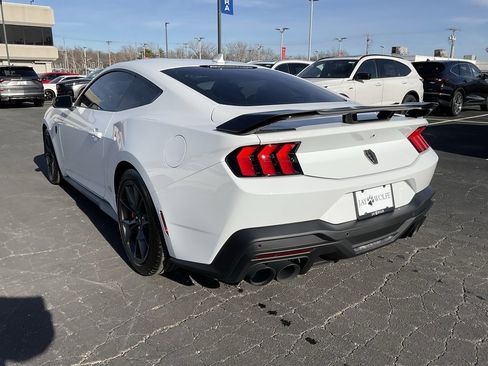 Used 2025 Ford Mustang Dark Horse image 5