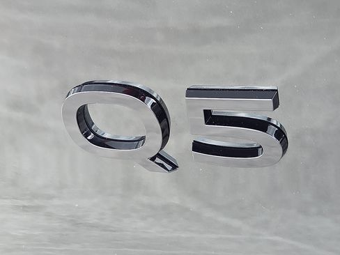 Used 2025 Audi Q5 Prestige AWD/4WD image 8