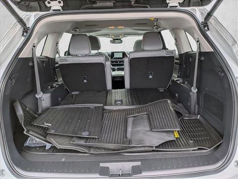 Certified 2026 Toyota Highlander XLE image 7