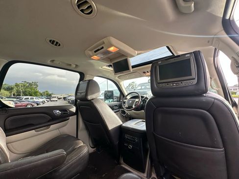 Used 2008 Cadillac Escalade ESV AWD image 14