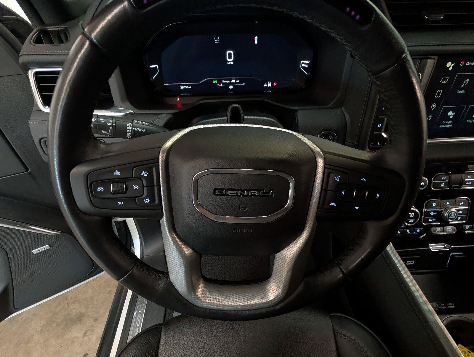 Used 2023 GMC Yukon Denali w/ Advanced Technology Package AWD/4WD image 21