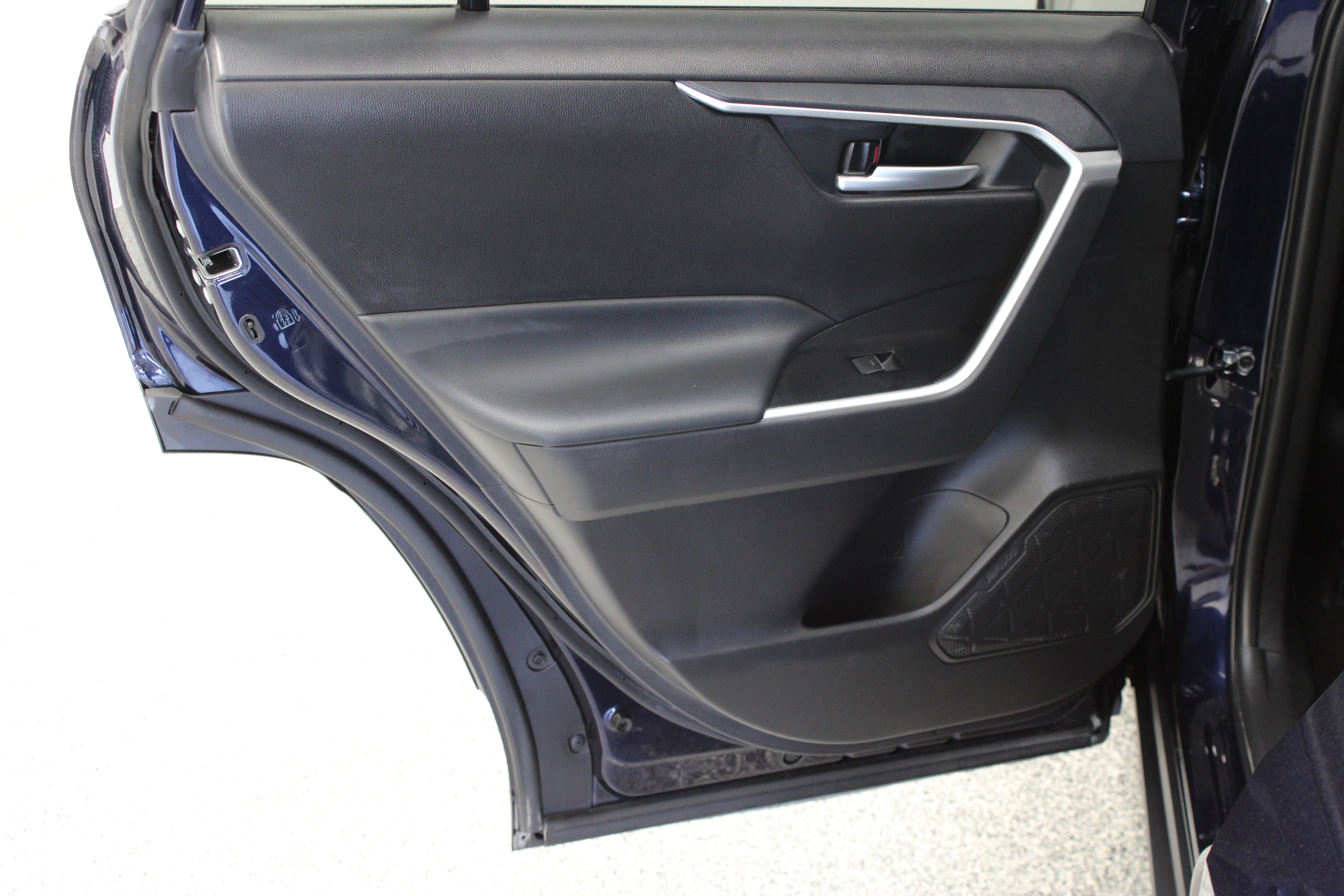 Used 2025 Toyota RAV4 XLE FWD image 26
