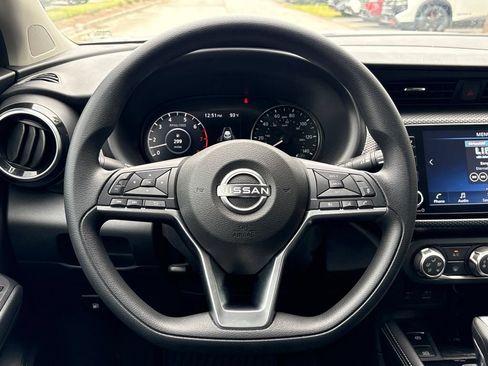 Used 2023 Nissan Kicks SV FWD image 26