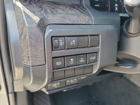 Used 2024 Toyota Tacoma Limited w/ Limited Package (LT) AWD/4WD image 23
