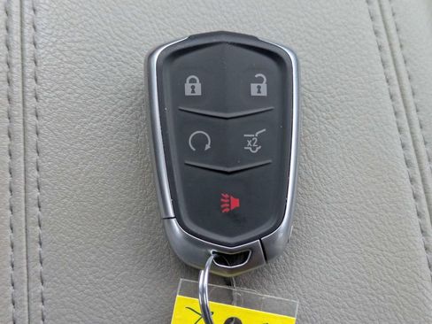 Used 2023 Cadillac XT4 Premium Luxury w/ Technology Package FWD image 32