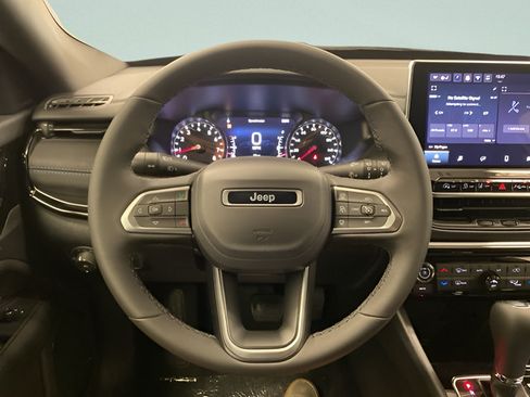 Used 2026 Jeep Compass Limited AWD/4WD image 15