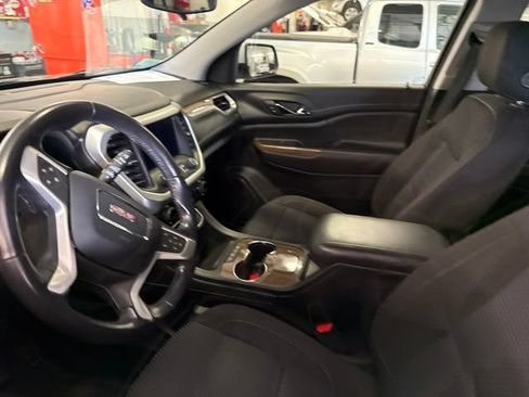 Used 2020 GMC Acadia SLE FWD image 3