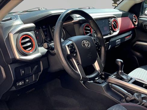Used 2022 Toyota Tacoma SR5 w/ Technology Package RWD image 18