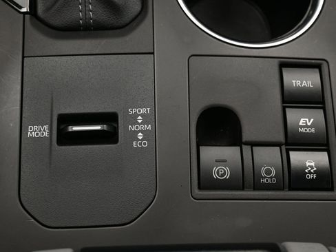 Certified 2024 Toyota Highlander XLE AWD/4WD image 26