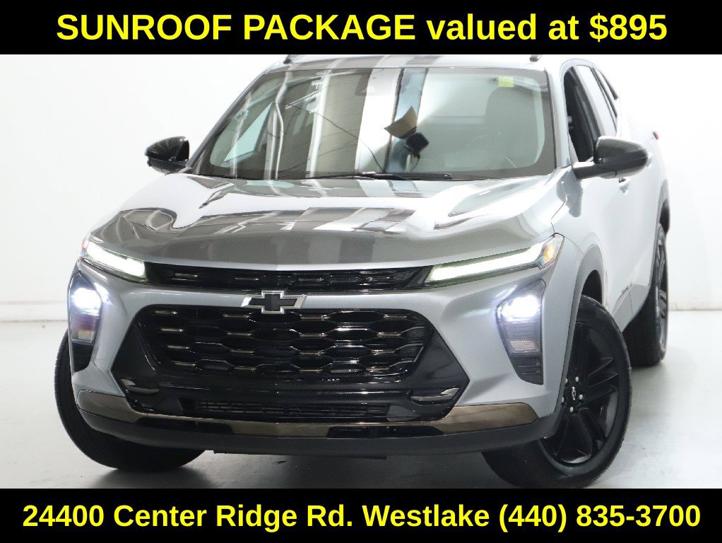Used 2024 Chevrolet Trax ACTIV w/ Sunroof Package FWD image 3