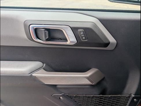 Used 2022 Ford Bronco Black Diamond image 15