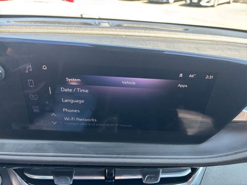 Used 2025 Buick Envista Sport Touring image 21